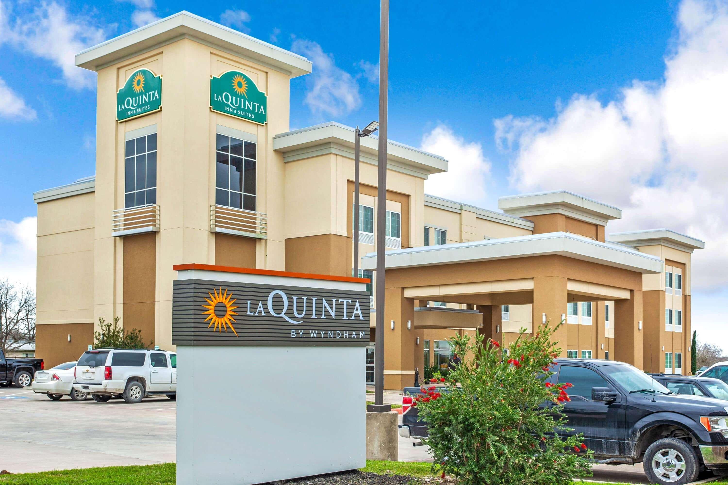 La Quinta By Wyndham Gonzales Tx Exterior foto